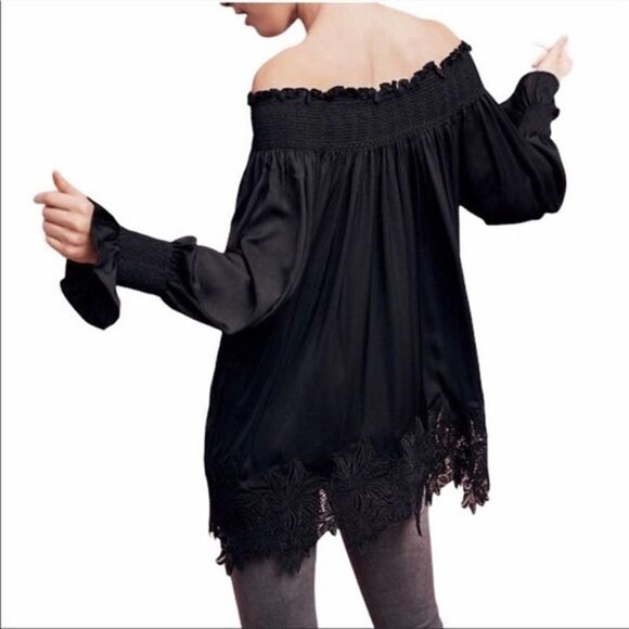 Black Off-Shoulder Women's Top - Picture 3 of 12